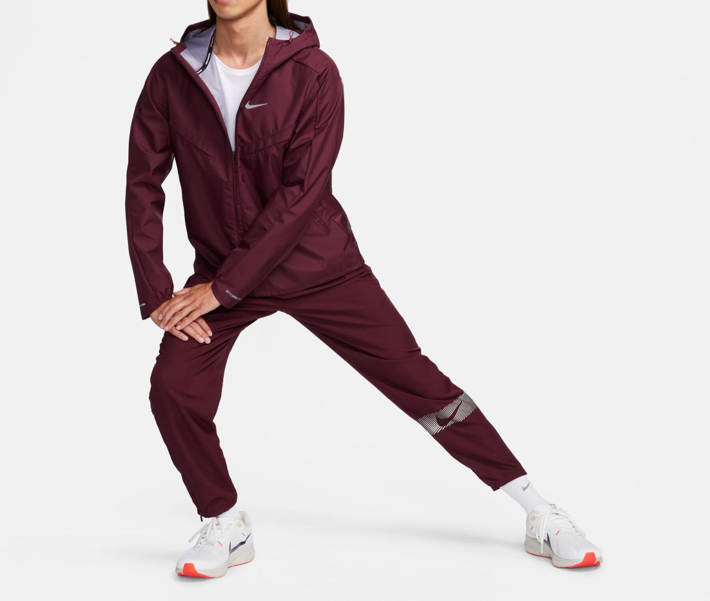 Nike Men's Windrunner Storm-Fit Running Jacket 'Dark Burgundy/Reflective Silver