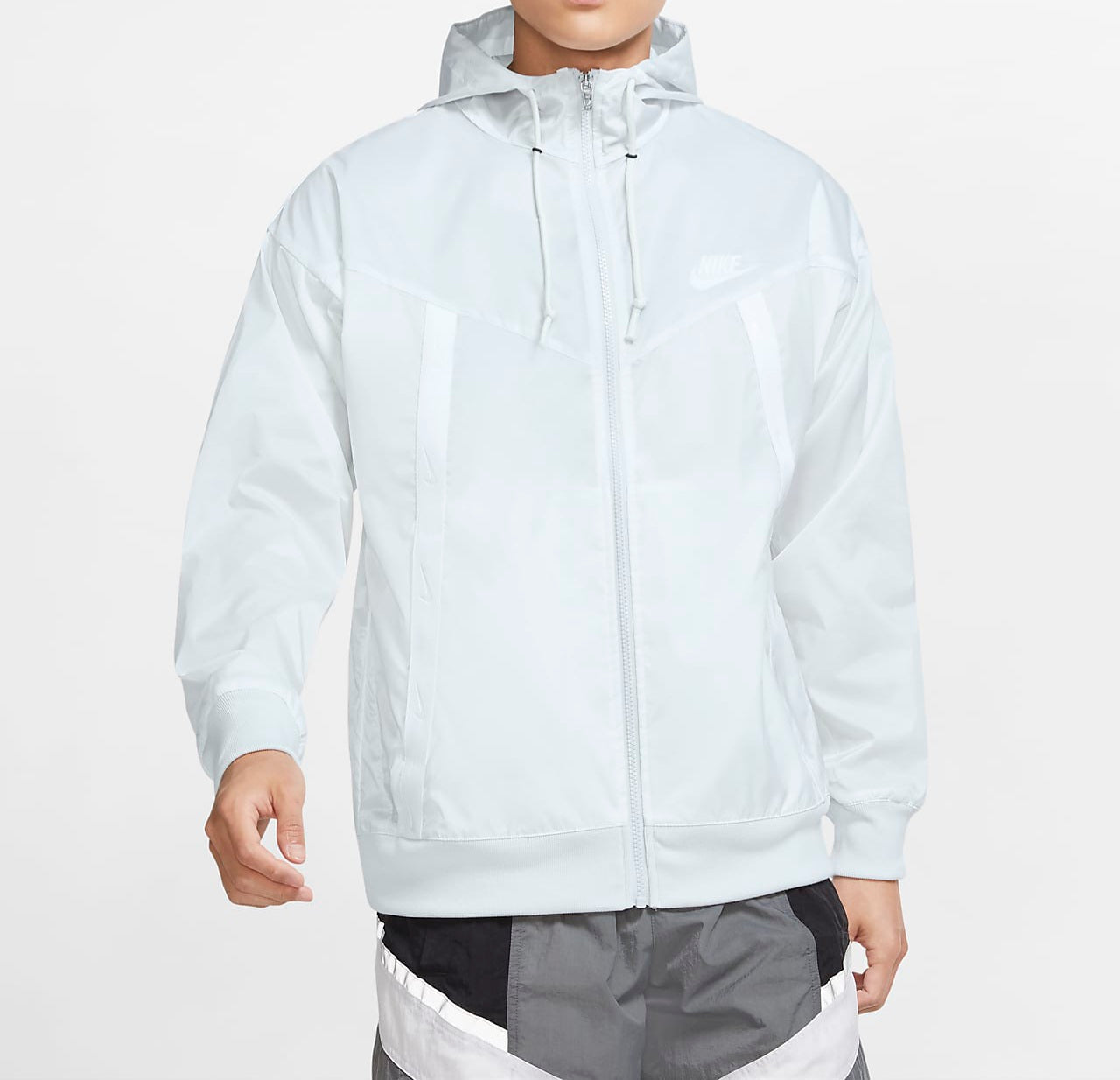 Nike Sportswear Windrunner
Men's Jacket 'Photon Dust/Summit White-White'